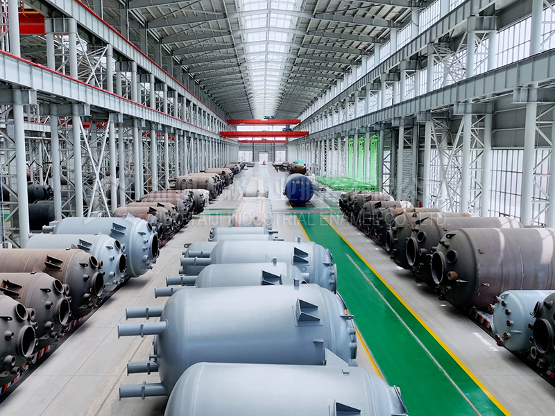 太極大型搪玻璃設(shè)備生產(chǎn)車間 太極大型搪玻璃設(shè)備生產(chǎn)車間